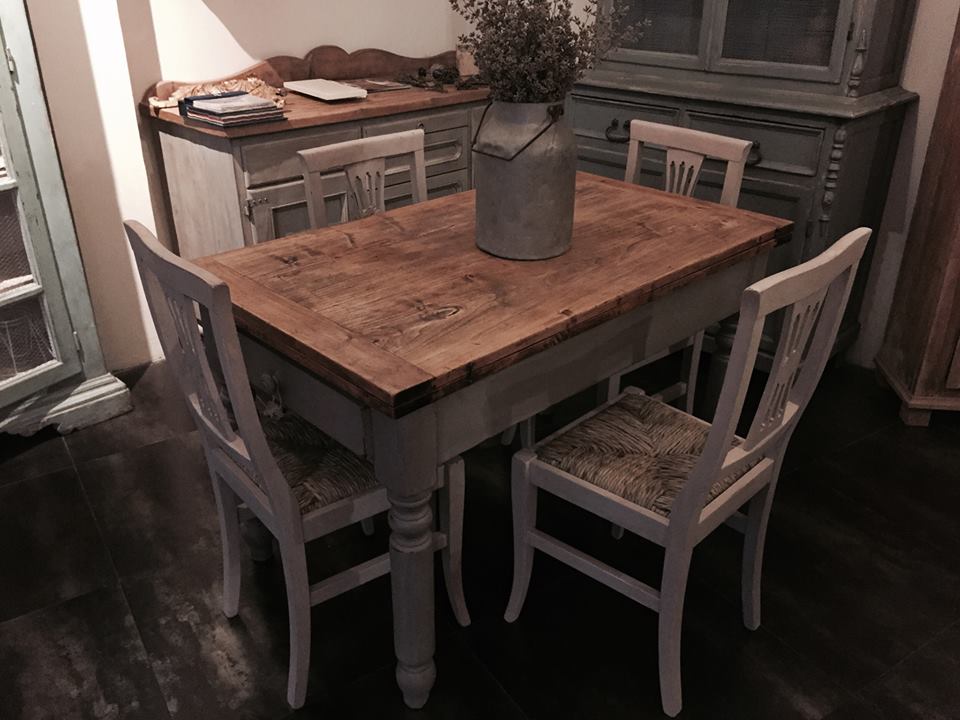 VENDITA  di MOBILI e complementi d'arredo